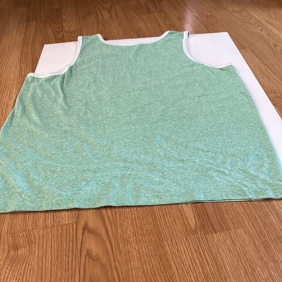 HYBRID Sleeveless Lt. Green Tee Shirt with white graphic lettering. Sz L - Picture 7 of 7